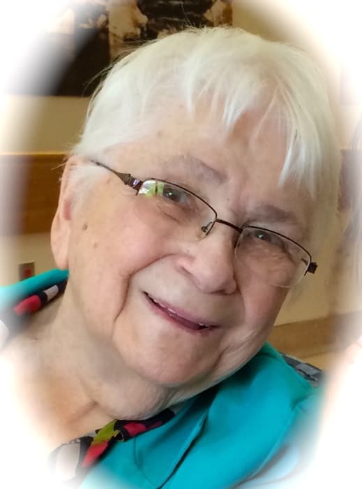 Emma Louise (Lengyel) Livingston