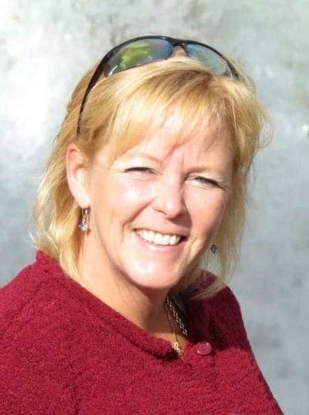 Lesa Lauril (Service) Thompson