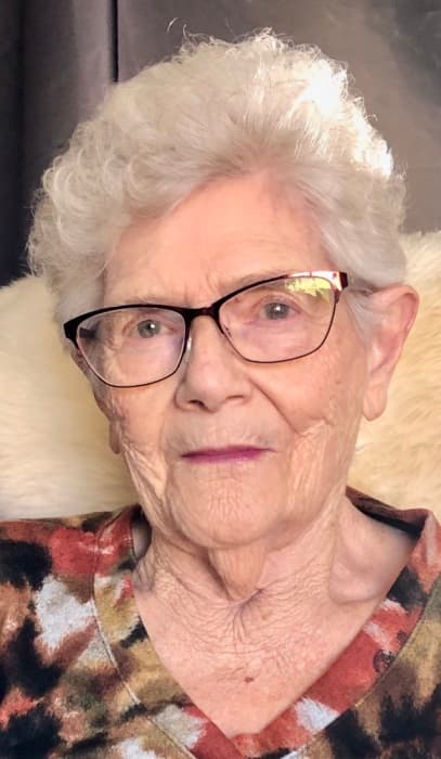 "Pat" Marjorie Patricia (Harley) Munro