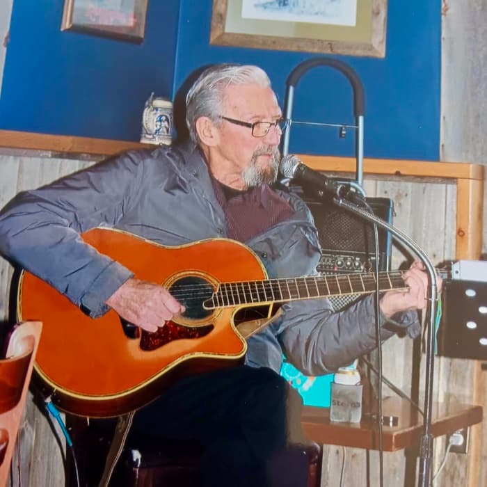 Robert "Bob" Edward O'Brien